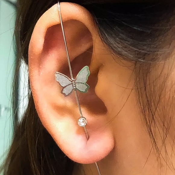 ⚜️[𝟯/$𝟭𝟴]⚜️Butterfly Silver Rhinestone Ear Hook NEW - Picture 4 of 10